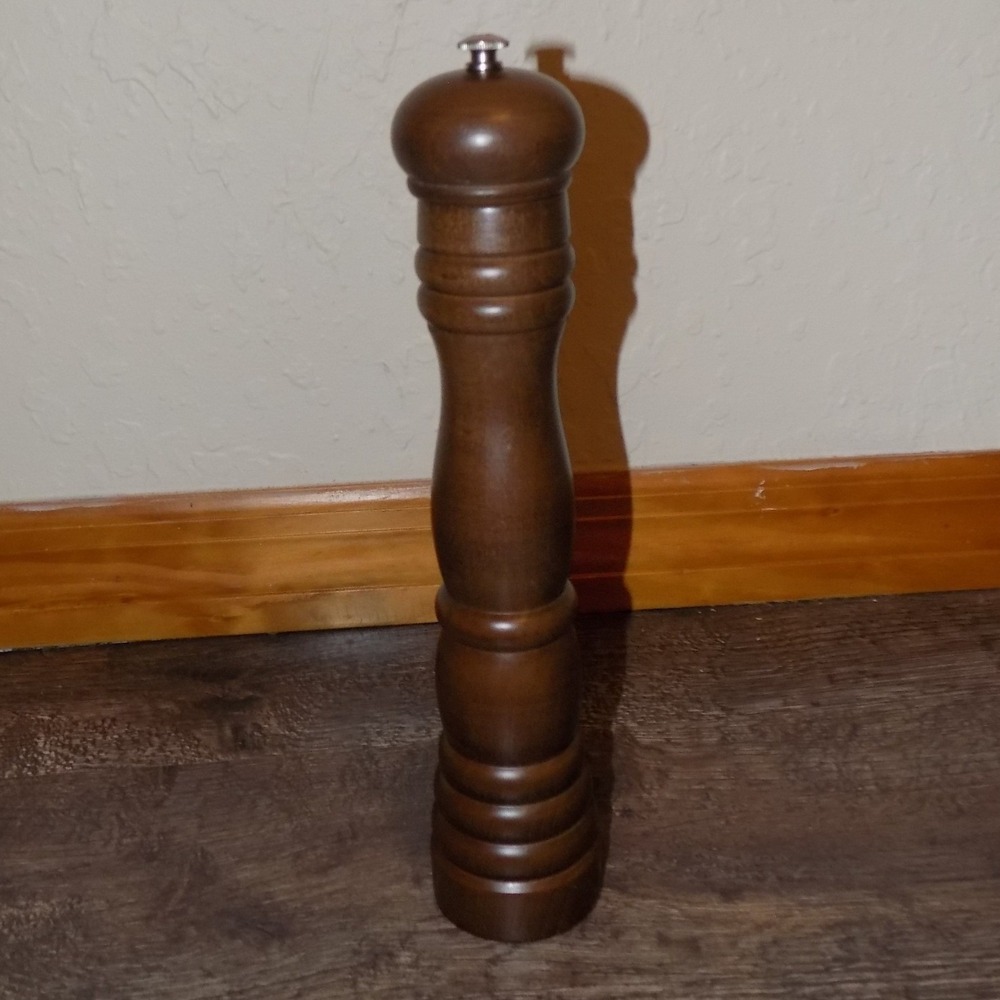 Peugeot Pepper Mill Grinder Brown Good Wooden French Manual Grinder